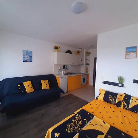 Apartment-Studio Daisy In Kiwi Gardens Complex Byala  Bagian luar foto