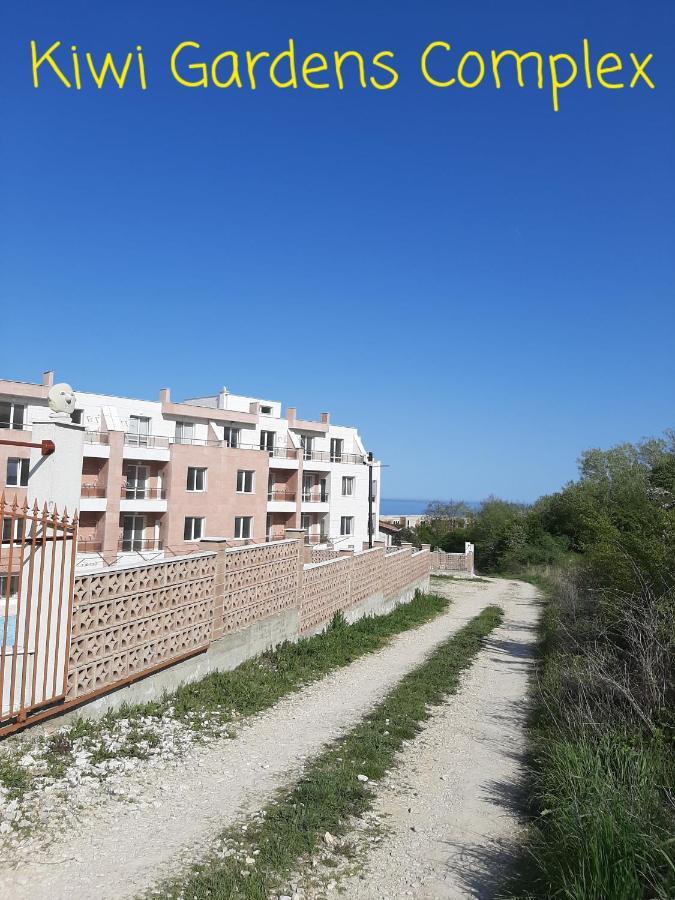 Apartment-Studio Daisy In Kiwi Gardens Complex Byala  Bagian luar foto